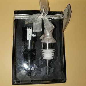 Bride and Groom wine bottle stopper